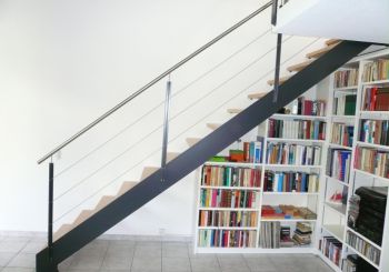 Stahltreppe, mit Holztritten