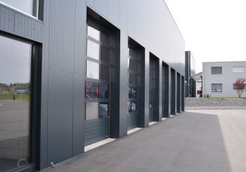 Industrie-Sektionaltor - ©fotomoments.ch