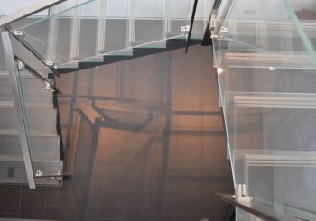 Design-Treppe in Ganzglasoptik - ©fotomoments.ch